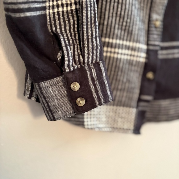 O'Neill Charcoal Black & Cream Plaid Oversized Button Down Shirt - Picture 9 of 13